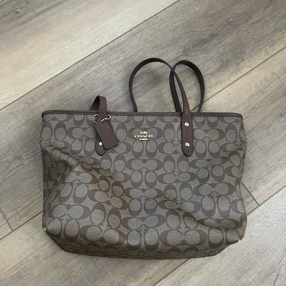 Coach tote good used condition - Picture 2 of 16